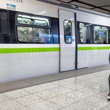 Συρμός σε σταθμό του Μετρό