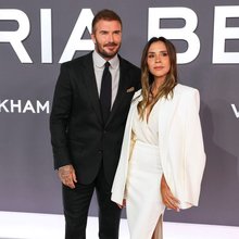 «Be honest»: Ο Ντέιβιντ Μπέκαμ ξανακάνει το viral πείραγμα από το ντοκιμαντέρ στη Βικτόρια