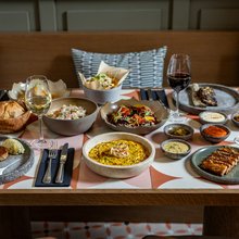 Στο Yphes θα απολαύσεις λαχταριστές γεύσεις γεμάτες υφές