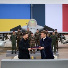 Συνάντηση Μακρόν-Ζελένσκι στο Παρίσι