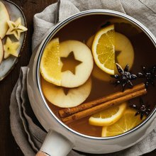 Glühwein (Ζεστό, γλυκό κρασί) / Φωτογραφία: Unsplash