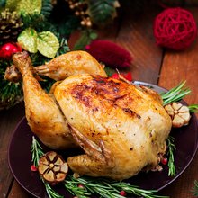 Η γαλοπούλασυμβόλισε οικειότητα, αφθονία και οικογενειακή ενότητα, ενσωματώνοντας τόσο τον ηθικό καθρέφτη του Ντίκενς όσο και τον οικονομικό πραγματισμό της βιομηχανικής εποχής / SHUTTERSTOCK