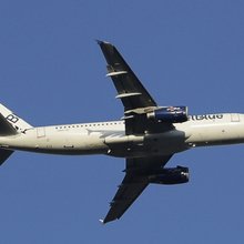 Αεροσκάφος της αεροπορικής εταιρείας Jet Blue εν πτήσει