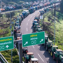 Μπλόκο αγροτών στη Νίκαια