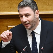 Ο Νίκος Ανδρουλάκης στο βήμα της Βουλής