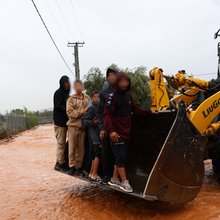 Απεγκλωβισμός Μάνδρα