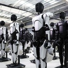 Ανθρωποειδή ρομπότ στην παραγωγή μπαταριών