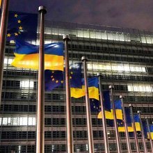 Σημαίες της Ουκρανίας και της ΕΕ