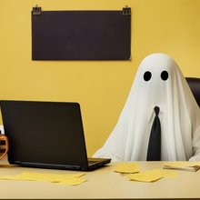 Όλο και περισσότερες αγγελίες εργασίας αποδεικνύεται ότι αφορούν θέσεις που δεν υπάρχουν / SHUTTERSTOCK