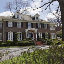 Η εμβληματική έπαυλη του «Μόνος στο σπίτι» 