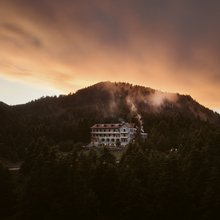 κτίριο δασος ξενοδοχείο Manna Arcadia Αρκαδία 