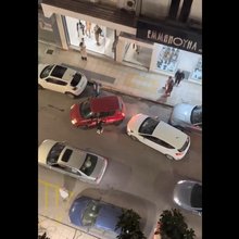 Ελλάδα: Άγριος καυγάς για μια θέση πάρκινγκ -Το βίντεο που έγινε viral