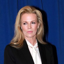 Κιμ Μπάσιντζερ: Σπάνια εμφάνιση της 72χρονης ηθοποιού μαζί με την κόρη της και την εγγονή της