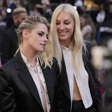 Η Κρίστεν Στιούαρτ με τη σύζυγό της Ντίλαν Μέγιερ