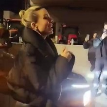 Η Κατερίνα Λιόλιου τραγουδά σε μπλόκο αγροτών