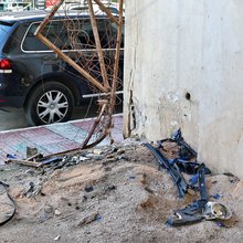 Το σημείο που σταμάτησε η ξέφρενη πορεία του μπλε αυτοκινήτου