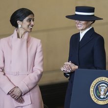 Η Μελάνια Τραμπ με την Ούσα Βανς