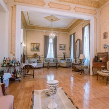 Μέσα στο νεοκλασικό της Σατωβριάνδρου