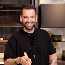 Ο Πέτρος Συρίγος μάς στρώνει το γιορτινό τραπέζι -Συνταγές για το χριστουγεννιάτικο δείπνο