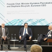 Ο Κυριάκος Πιερρακάκης στο πάνελ συζήτησης στο Λονδίνο