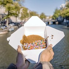 Η παγκόσμια άνοδος του λεγόμενου viral food δεν αφορά πλέον τη γεύση, την παραγωγή, την πρώτη ύλη ή την τοπική παράδοση, αλλά την εμπειρία της ουράς ως τουριστικής πράξης και την αποτύπωσή της στα ψηφιακά μέσα / GETTY