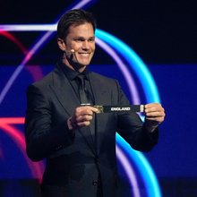 O Τομ Μπρέιντι στη κλήρωση του Μουντιάλ