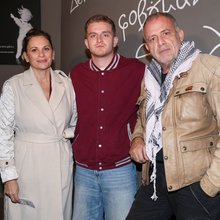 Θεοφανία Παπαθωμά, Αχιλλέας και Πασχάλης Τσαρούχας στο θέατρο