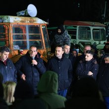 Αγρότες στο μπλόκο της Νίκαιας μετά από σύσκεψη