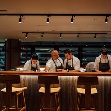 σεφ μάγειρες ανοιχτή κουζίνα εστιατόριο 