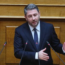 Ο Νίκος Ανδρουλάκης στη Βουλή