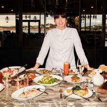 γυναίκα chef τραπέζι μπουφές sunday brunch