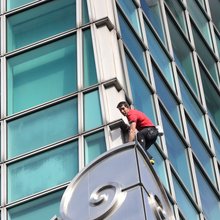 O Alex Honnold σκαρφάλωσε ουανοξύστη 101 ορόφων