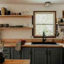 Ούτε μπεζ ούτε λευκό: Tο χρώμα που, σύμφωνα με τη Μάρθα Στιούαρτ, θα κυριαρχήσει στις κουζίνες φέτος