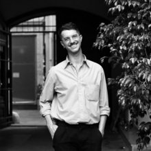 συγγραφέας Βιντσέντζο Λατρόνικο 