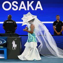 Η Ναόμι Οσάκα με φόρεμα στο Australian Open