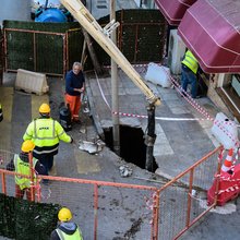 Παγκράτι: Άνοιξε τρύπα στο έδαφος στη Βασιλέως Γεωργίου Β'