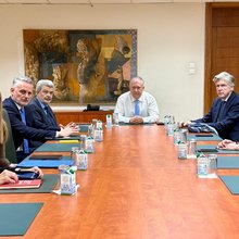 Μήνυμα Θεοδωρικάκου σε ασφαλιστές