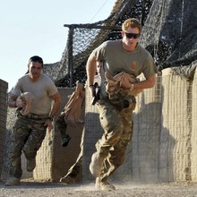 Ο πρίγκιπας Χάρι σε άσκηση στρατού