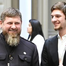 Ο Ραμζάν Καντίροφ με τον γιο του, Άνταμ 