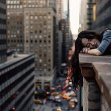 Μια χρόνια ασυμφωνία ανάμεσα στο βιολογικό ρολόι και στο κοινωνικό πρόγραμμα, που θυμίζει μόνιμο... ταξίδι ανάμεσα σε δύο ζώνες ώρας / SHUTTERSTOCK