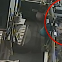 Στιγμές πριν την επίθεση στον 16χρονο στην Ερέτρια