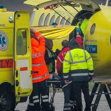 Η άφιξη των τραυματιών στο αεροδρόμιο «Μακεδονία»