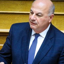Κώστας Τσιάρας στη Βουλή