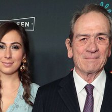 Τόμι Λι Τζόουνς και η κόρη του Βικτόρια