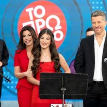 Ο Χάρης Βαρθακούρης με την σύζυγό του Αντελίνα και την κόρη τους Λιόνα