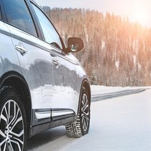 Αυτοκίνητο στο χιόνι