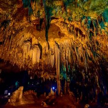 Ένα εκτεταμένο σύστημα σπηλαίων κρύβει μια ανακάλυψη που αλλάζει ριζικά τον τρόπο με τον οποίο οι επιστήμονες αντιλαμβάνονται τα όρια της ζωής / SHUTTERSTOCK