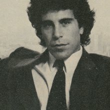 O Τζέφρι Επστάιν, 27 ετών, στο περιοδικό Cosmo,1980/Wikipedia