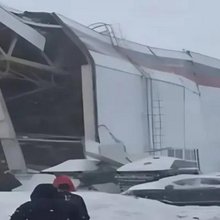 Εργοστάσιο αυτοκινήτων στη Ρωσία κατέρρευσε από τα χιόνια -Θρύψαλα οι εγκαταστάσεις, εγκλωβίστηκαν 2 εργαζόμενοι