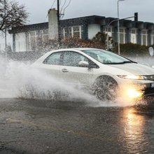Οδήγηση στη βροχή 